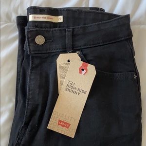 NWT black high rise skinny jeans
